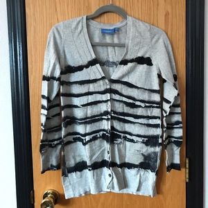 Women’s MED oatmeal and black button cardigan